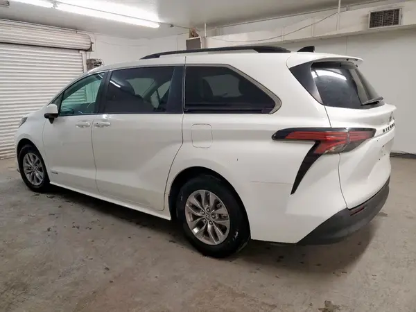 5TDKRKEC2MS035378 2021 TOYOTA SIENNA - Image 2