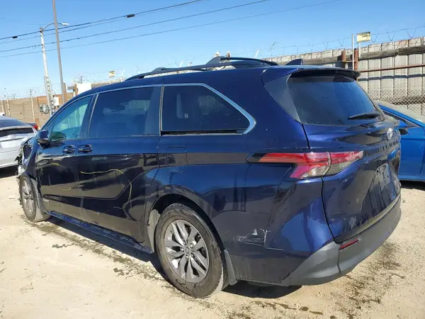 5TDKRKEC2MS035879 2021 TOYOTA SIENNA - Image 2