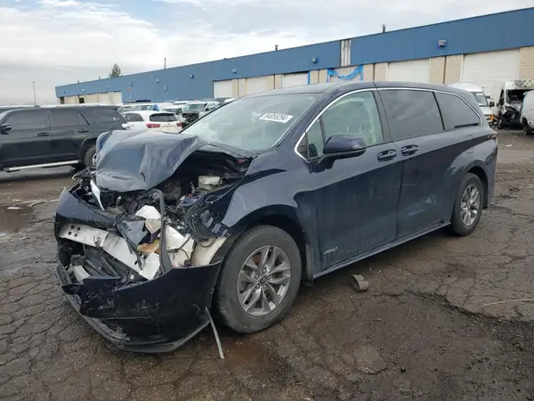 5TDKRKEC2MS037017 2021 TOYOTA SIENNA - Image 1