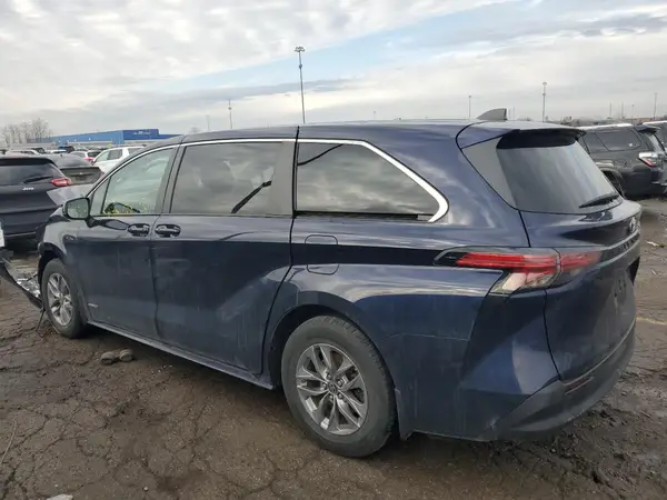 5TDKRKEC2MS037017 2021 TOYOTA SIENNA - Image 2