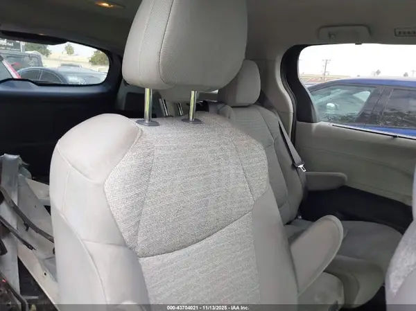 5TDKRKEC2MS045702 2021 TOYOTA SIENNA - Image 8