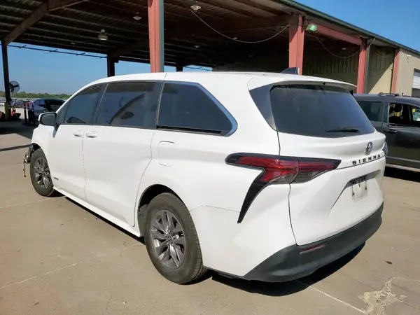 5TDKRKEC2MS058885 2021 TOYOTA SIENNA - Image 2