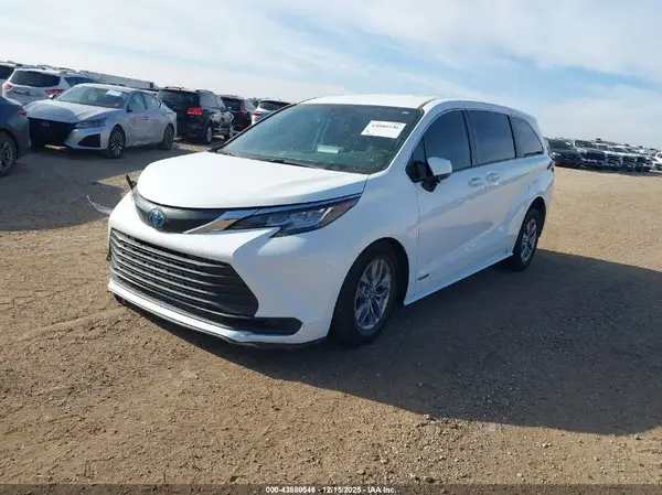 5TDKRKEC2MS063438 2021 TOYOTA SIENNA - Image 2