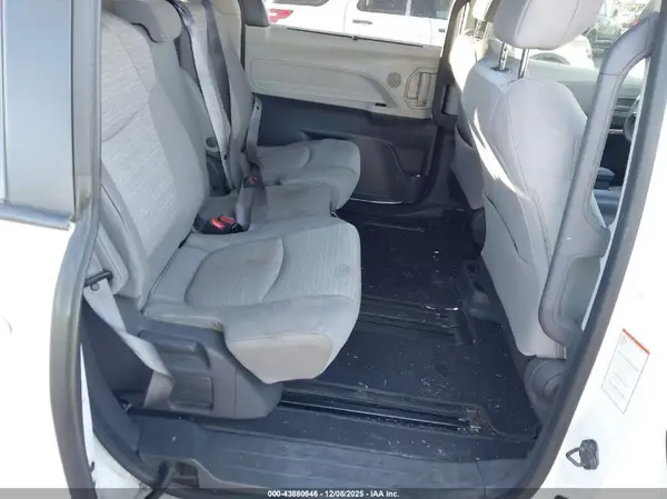 5TDKRKEC2MS063438 2021 TOYOTA SIENNA - Image 8