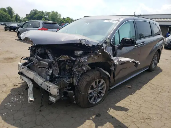 5TDKRKEC2NS090060 2022 TOYOTA SIENNA - Image 1