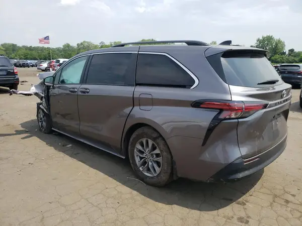 5TDKRKEC2NS090060 2022 TOYOTA SIENNA - Image 2