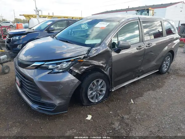 5TDKRKEC2PS156450 2023 TOYOTA SIENNA - Image 2