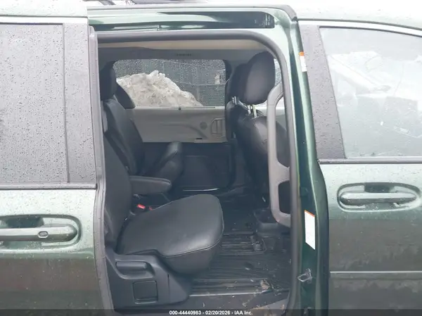 5TDKRKEC2PS173054 2023 TOYOTA SIENNA - Image 8
