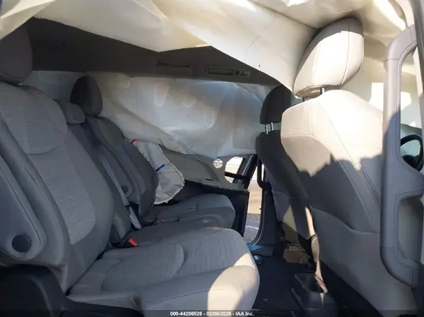 5TDKRKEC2PS174740 2023 TOYOTA SIENNA - Image 8