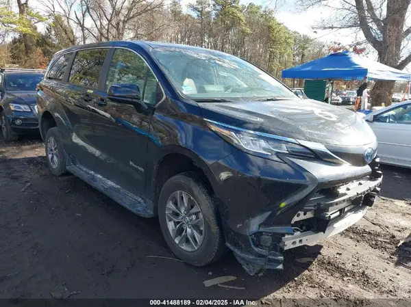 5TDKRKEC2PS176293 2023 TOYOTA SIENNA - Image 1