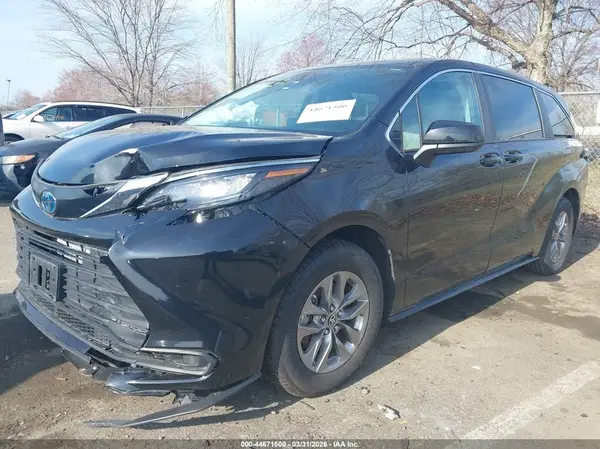 5TDKRKEC2RS211420 2024 TOYOTA SIENNA - Image 2