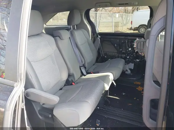 5TDKRKEC2RS211420 2024 TOYOTA SIENNA - Image 8