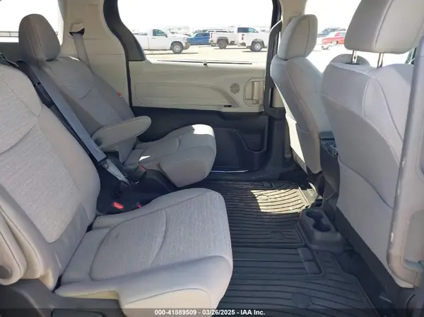 5TDKRKEC2RS215953 2024 TOYOTA SIENNA - Image 8