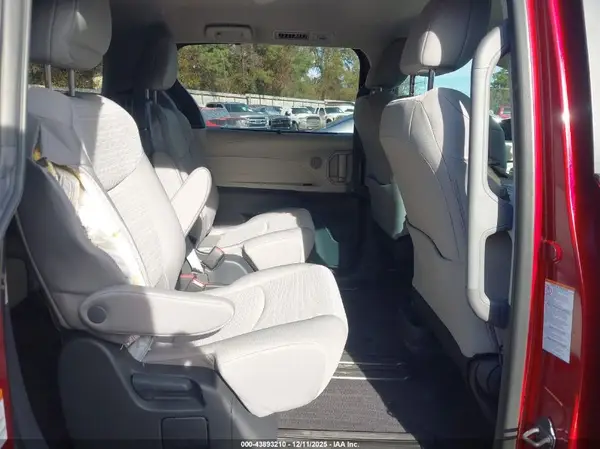 5TDKRKEC2RS222806 2024 TOYOTA SIENNA - Image 8