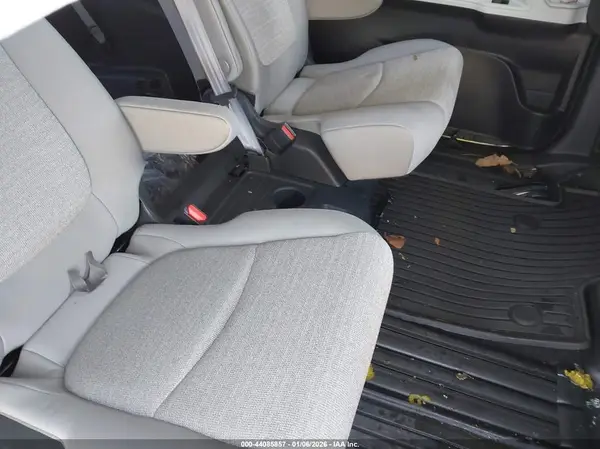 5TDKRKEC2SS237442 2025 TOYOTA SIENNA - Image 8