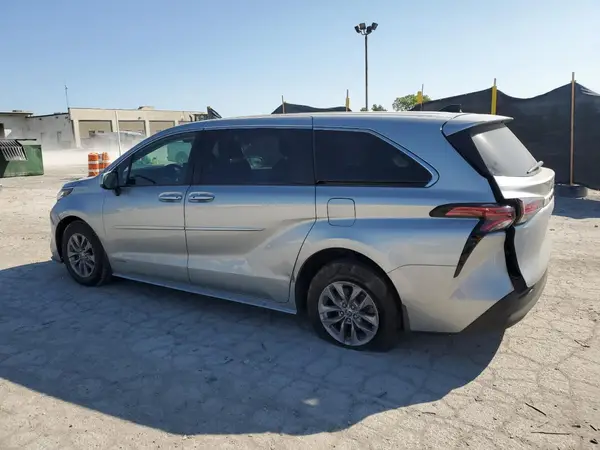 5TDKRKEC3MS007802 2021 TOYOTA SIENNA - Image 2