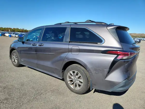 5TDKRKEC3MS010490 2021 TOYOTA SIENNA - Image 2