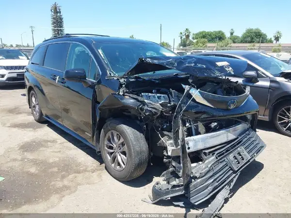 5TDKRKEC3MS011073 2021 TOYOTA SIENNA - Image 1