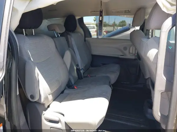 5TDKRKEC3MS011073 2021 TOYOTA SIENNA - Image 8