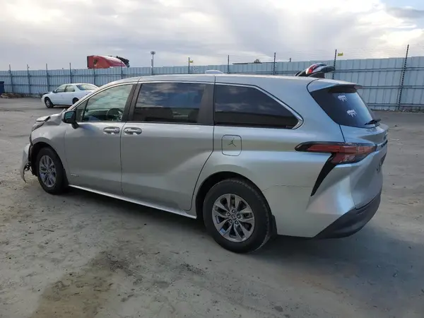 5TDKRKEC3MS020033 2021 TOYOTA SIENNA - Image 2