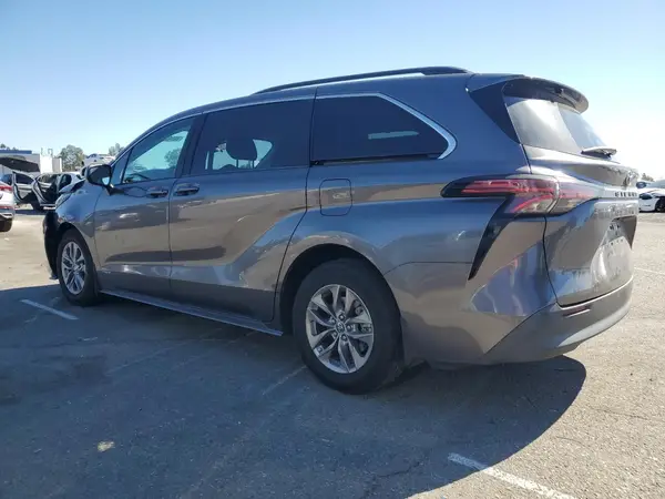 5TDKRKEC3MS021294 2021 TOYOTA SIENNA - Image 2