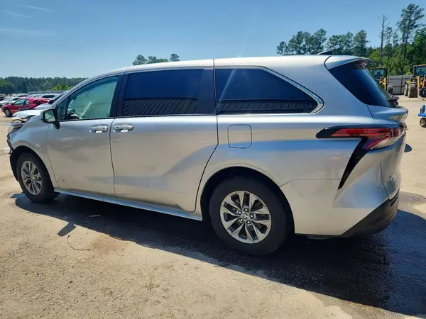 5TDKRKEC3MS028956 2021 TOYOTA SIENNA - Image 2