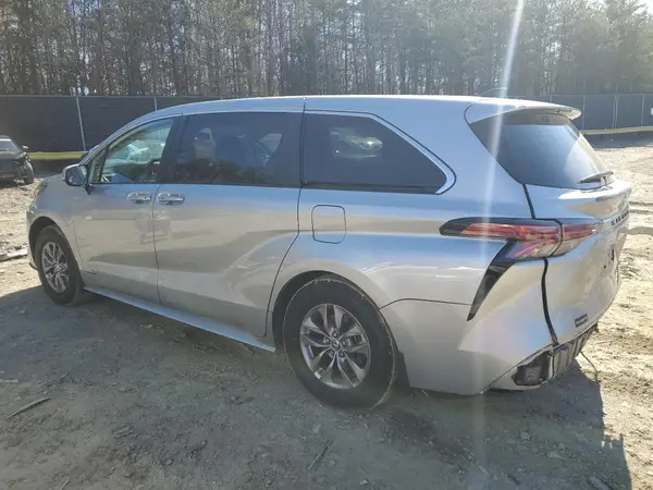 5TDKRKEC3MS034885 2021 TOYOTA SIENNA - Image 2