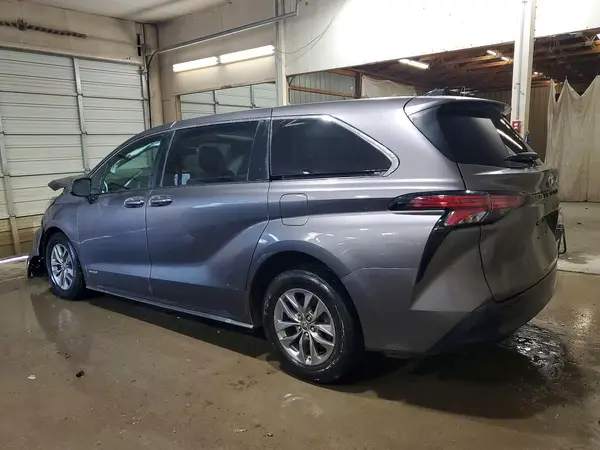5TDKRKEC3MS036815 2021 TOYOTA SIENNA - Image 2