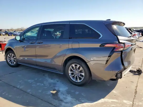 5TDKRKEC3MS045594 2021 TOYOTA SIENNA - Image 2