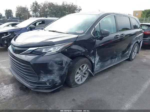 5TDKRKEC3MS047135 2021 TOYOTA SIENNA - Image 2