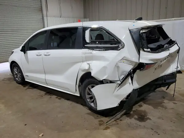 5TDKRKEC3MS050648 2021 TOYOTA SIENNA - Image 2