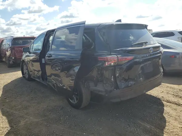 5TDKRKEC3MS051069 2021 TOYOTA SIENNA - Image 2