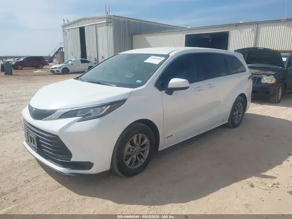 5TDKRKEC3MS057213 2021 TOYOTA SIENNA - Image 2