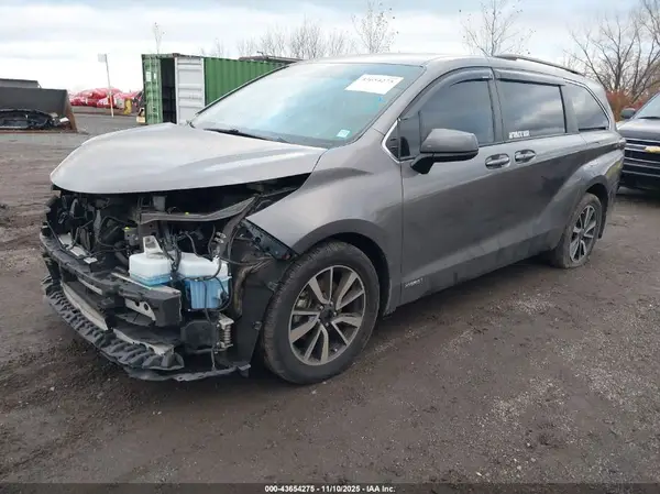 5TDKRKEC3MS066736 2021 TOYOTA SIENNA - Image 2