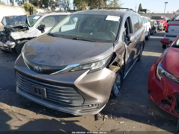 5TDKRKEC3MS068275 2021 TOYOTA SIENNA - Image 2