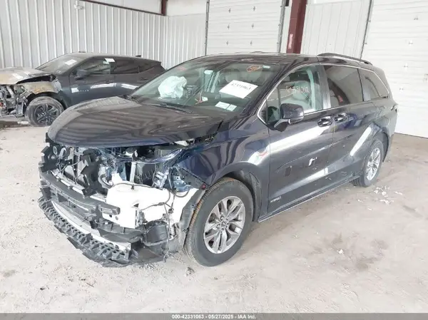 5TDKRKEC3MS070561 2021 TOYOTA SIENNA - Image 2