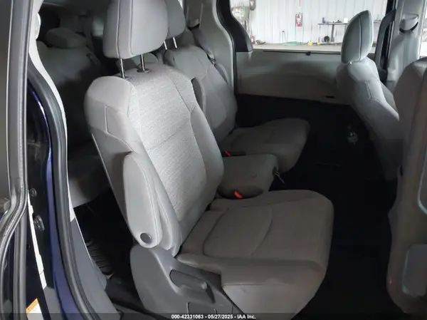 5TDKRKEC3MS070561 2021 TOYOTA SIENNA - Image 8