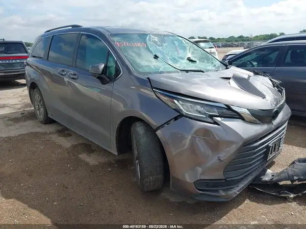 5TDKRKEC3NS078855 2022 TOYOTA SIENNA - Image 1