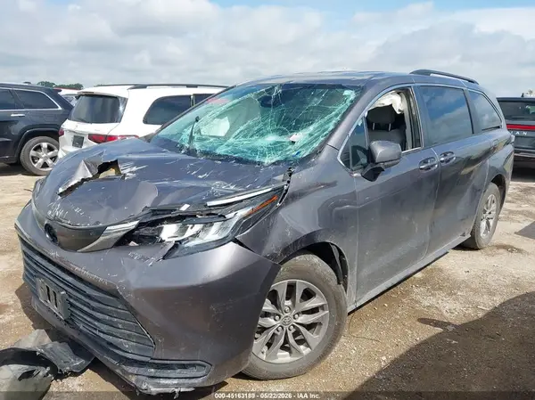 5TDKRKEC3NS078855 2022 TOYOTA SIENNA - Image 2