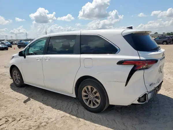 5TDKRKEC3NS080153 2022 TOYOTA SIENNA - Image 2