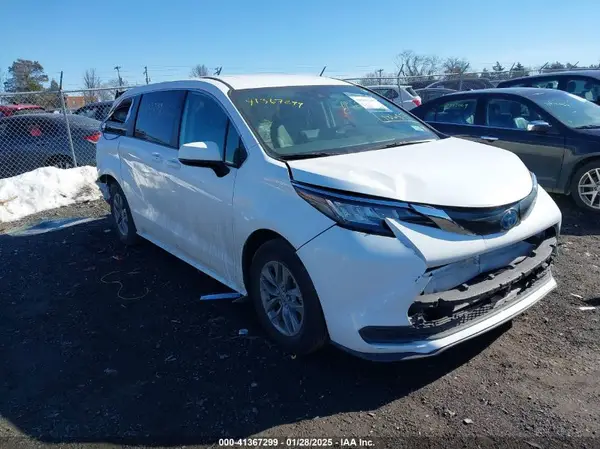 5TDKRKEC3NS106833 2022 TOYOTA SIENNA - Image 1