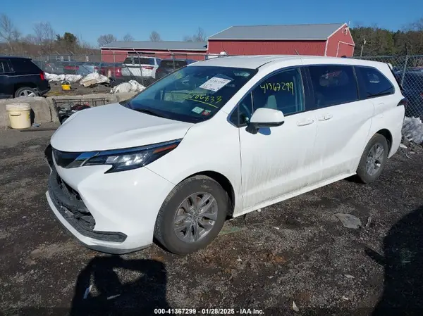 5TDKRKEC3NS106833 2022 TOYOTA SIENNA - Image 2