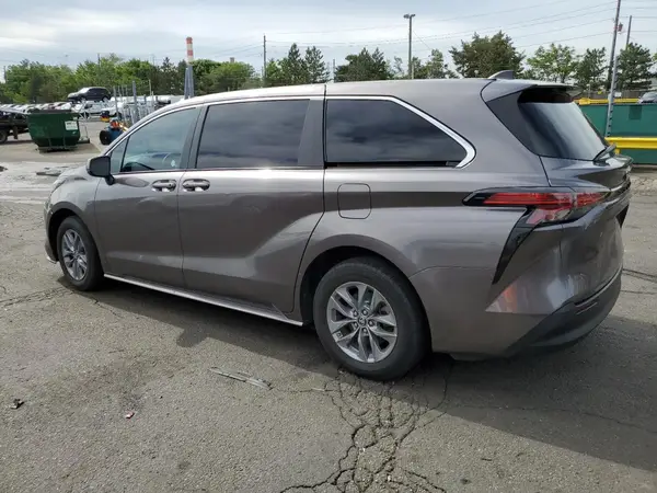 5TDKRKEC3NS110932 2022 TOYOTA SIENNA - Image 2