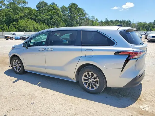 5TDKRKEC3NS115998 2022 TOYOTA SIENNA - Image 2