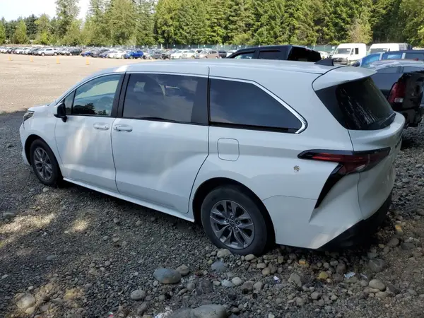5TDKRKEC3NS116231 2022 TOYOTA SIENNA - Image 2