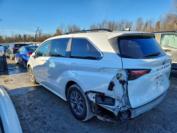 5TDKRKEC3NS118934 2022 TOYOTA SIENNA - Image 2