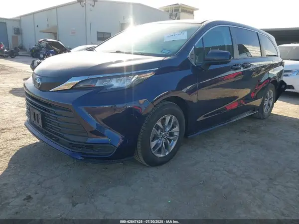 5TDKRKEC3NS120120 2022 TOYOTA SIENNA - Image 2