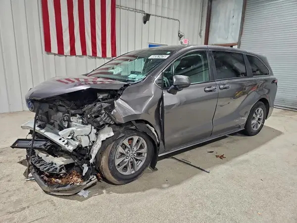 5TDKRKEC3NS121459 2022 TOYOTA SIENNA - Image 1