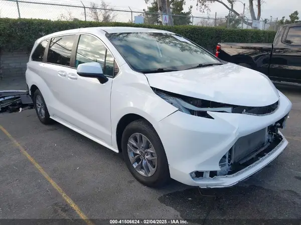 5TDKRKEC3NS122143 2022 TOYOTA SIENNA - Image 1