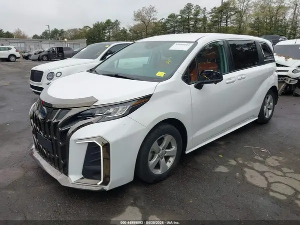 5TDKRKEC3NS124992 2022 TOYOTA SIENNA - Image 2